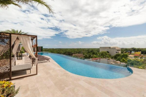 Penthouse Retreat Private Pool & Premium Amenities